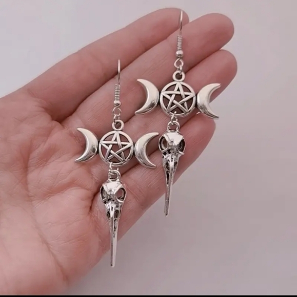 Raven Skull Moon Star Silver Dangle Earrings - Picture 1 of 7
